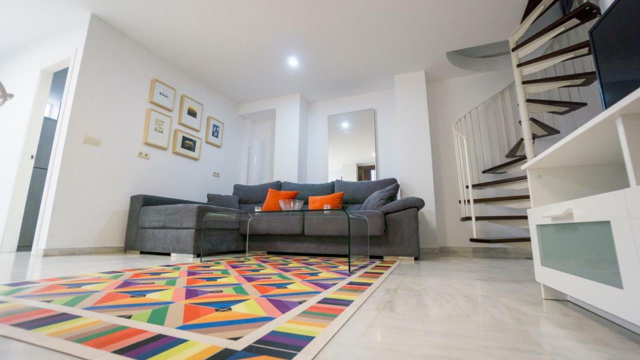 Rentalsevilla Espacioso Duplex En La Puerta Real エクステリア 写真