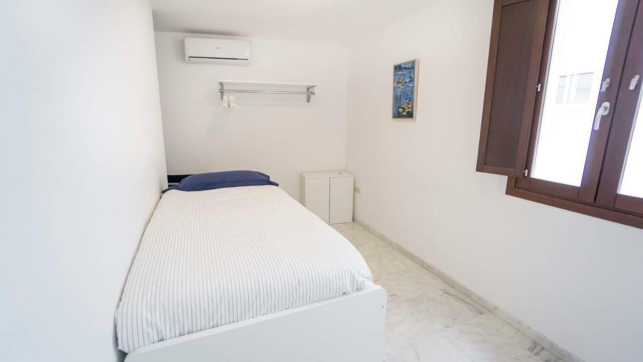 Rentalsevilla Espacioso Duplex En La Puerta Real エクステリア 写真